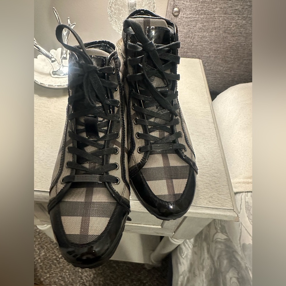 Burberry sneakers